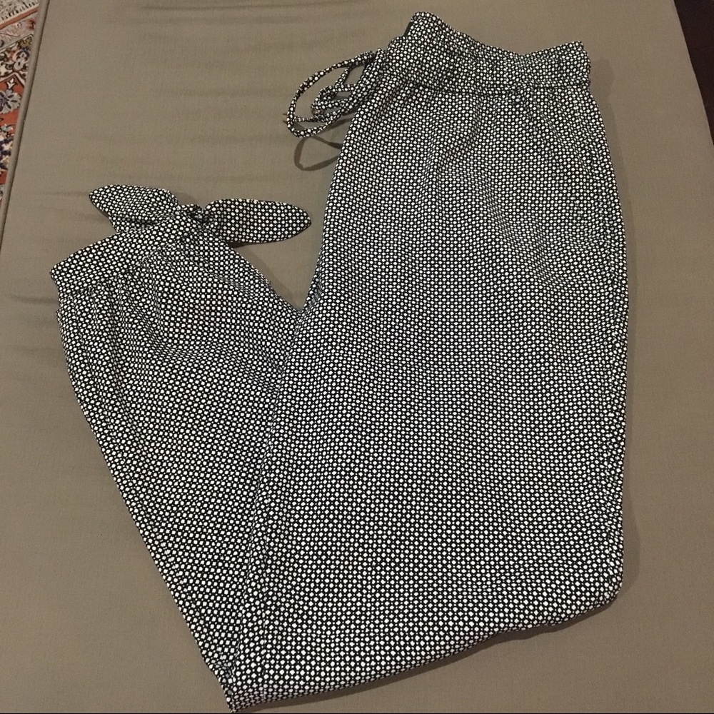 NWOT The Jogger Pant White House Black Market Sz 8